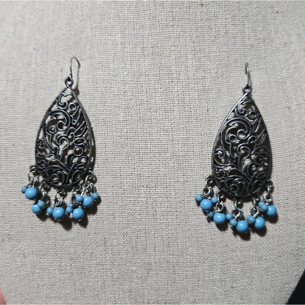 Vintage teardrop dangling beads earrings